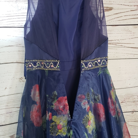 NINA CANACCI Formal Sleeveless Gown Size 2 - Picture 2 of 8